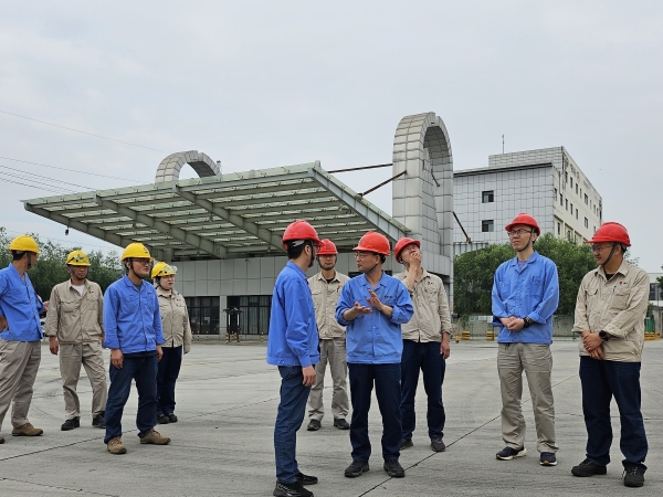 6月7日總工程師馬軍忙深入生產(chǎn)一線檢查安全環(huán)保工作紀實1.jpg